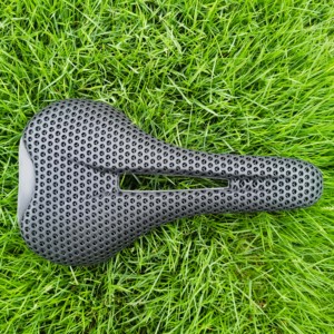 Selle de vélo en fibre de carbone imprimée en 3D, antidérapante, absorbant les chocs, 150g, 250x150mm, unisexe, toutes saisons, pour VTT, fournisseur chinois - Product Image 5