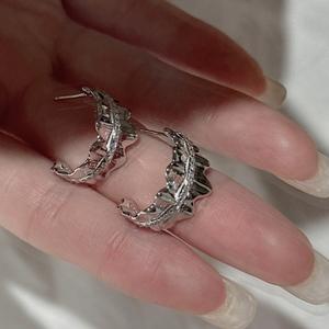 Pendientes de Plata de Ley S925, Diseño Francés de Nicho, Estilo Vintage Simple y Personalizado, Microincrustaciones Curvas de Lujo Ligero - Product Image 4