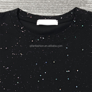 T-Shirt personalizzata con strass in polvere e Glitter cielo stellato nero da uomo - Product Image 4