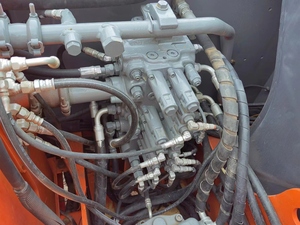 <span class=keywords><strong>Mini</strong></span>-<span class=keywords><strong>pelle</strong></span> hydraulique sur chenilles Hitachi ZX70 d'occasion de 7 tonnes, certifiée EPA, pour la <span class=keywords><strong>location</strong></span>, utilisée par les municipalités - Product Image 4