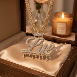 Colgante con Nombre Personalizado Icedout, Plata 925, Diamante Moissanita, Joyería de Lujo para Fiestas y Eventos, Estilo Hip Hop, Diseño Personalizado con Corona - Product Image 1