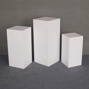 Moderno Supporto Quadrato in Ferro per Torte - Set Espositivo per Tavolo da Dessert |   Supporto per Fiori Decorativi per Corridoio Nuziale e Decorazione del Palco - Product Image 2