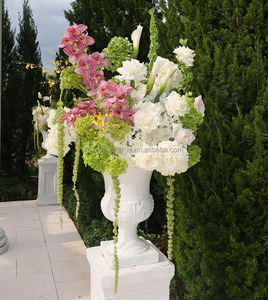 Centres de table suspendus en soie rose, blanc, vert, rose, hydrangea, et lys artificiels pour la décoration de table de mariage - Product Image 1