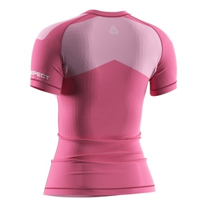 เสื้อแรชการ์ดผู้หญิงสุดเก๋ ออกแบบเพื่อความสบายเหนือระดับ พร้อมป้องกันรังสียูวี และดีไซน์ทันสมัยสำหรับชุดกีฬาอเนกประสงค์ - Product Image 6