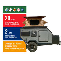 Remorque de voyage tout-terrain Custom Expedition Panneau de carrosserie sandwich léger et étanche Capacité de couchage pour 2 personnes Conception moderne