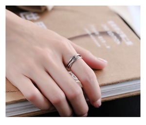 Anello Regolabile da Donna in Rame Stile Retrò con Croce e Lettere Inglesi Intrecciate, Design Semplice e di Tendenza - Product Image 6