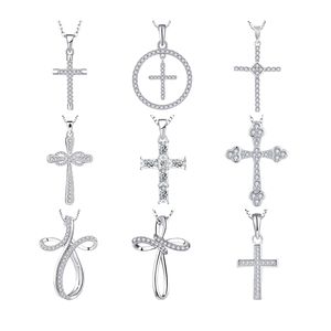Collar con Colgante de Cruz de Plata de Ley 925 Clásico Personalizado para Niños, con Circonita - Product Image 1