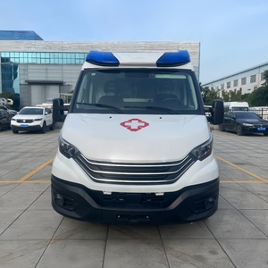 Nouvelle <span class=keywords><strong>ambulance</strong></span> de transport médical d'urgence diesel à transmission automatique EURO 6 avec transmission à 8 vitesses, véhicule de premiers secours - Product Image 5