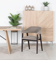 Chaises de salle à manger en bois de luxe modernes nordiques avec accoudoirs rembourrés en tissu pour maison appartement ou hôtels meubles de salle à manger