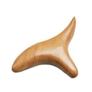 Masseur de pieds en bois de santal doré en forme de triangle pour acupression et raclage des méridiens - Product Image 5