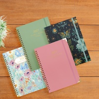 Carnet spirale 2027 FY001 – Agenda hebdomadaire transfrontalier A5 – Version anglaise pour le commerce extérieur – Cadeau personnalisable de haute qualité