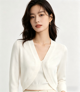 Cardigan Corto Bianco con Bottoni <span class=keywords><strong>Belle</strong></span> Poque per Donna, Maglione Estivo Trendy Y2K Leggero in Viscosa con Collo Halter e Pizzo - Product Image 6