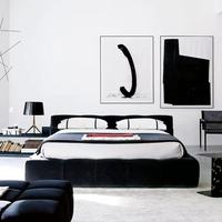 Lit double confortable et écologique en tissu rembourré pour chambre principale, style nordique moderne minimaliste sur pieds
