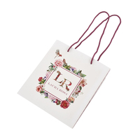 Sacs en papier de luxe sur mesure, modèle NA-2405-067-OP, finition mate PP, découpe à la presse, qualité carton S/S, vente chaude