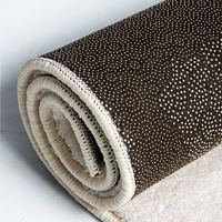 Tapis d'appoint en fausse fourrure moelleuse effet laine, forme logo irrégulière, pour décorer les paillassons et tapis personnalisés – Collection Yummy Ice Cream