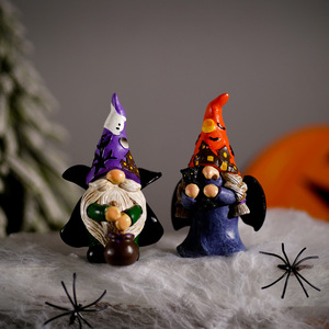 Muñeca de Bruja de Resina para Halloween con Alas de Murciélago y Calabazas, Adorno Interior para Decoración del Hogar - Product Image 2