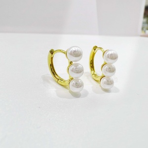 custom plata 925 sterling <b>silver</b> Classic western <b>Huggie</b> Earring korean gold plated korean vintage bridal pearl hoop earrings - Product Image 4