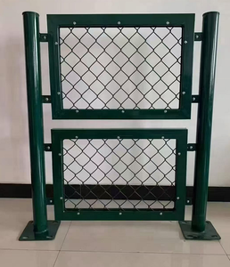 Clôture en treillis métallique vert revêtu pour extérieur avec poteaux en acier pour l'installation sur les terrains de sport - Product Image 4