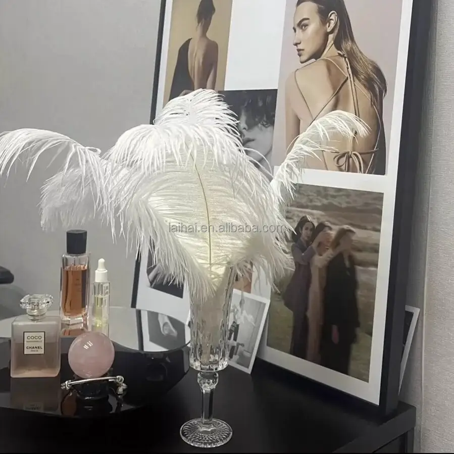 Pluma de avestruz natural a granel artificial de 45-50cm más vendida en venta plumas de decoración para fiesta de boda