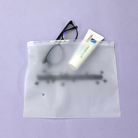 Sac en plastique de haute qualité Logo personnalisé Transparent givré PVC sac en Poly à fermeture éclair pour l'emballage de vêtements