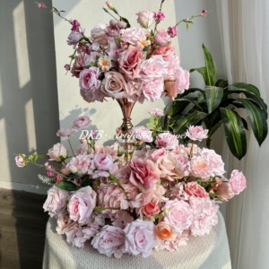 Boule de fleurs artificielles pour mariage Boules de fleurs neutres en soie moderne Boule de centre de table en forme de fleur au toucher réel - Product Image 2