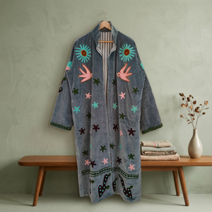 Abrigo largo de terciopelo gris azulado para mujer al por mayor, bordado a mano con Sagrado Corazón y Ojo Turco, estilo LOVE, vintage, para invierno, chaqueta bohemia - Product Image 4