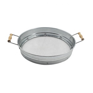 Tamis de jardin galvanisé 1/8 \ "1/4 \" 3/8 \ "1/2 \" avec manche en bois pour rempoter les pots de fleurs et les jardinières - Product Image 1