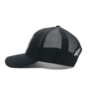 Gorra trucker estructurada de 5 paneles de perfil alto con malla a rayas para rendimiento al aire libre en el campo australiano - Product Image 3