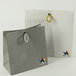 Fournisseur direct d'usine, sac cadeau en papier de luxe avec logo personnalisé, emballage de vêtements, sac de shopping en papier avec poignée - Product Image 6