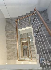 Rampe en acier inoxydable de conception moderne SS304/316, finition satinée, main courante, balustrade, balcon, terrasse, <span class=keywords><strong>escalier</strong></span>, durable et élégant - Product Image 2