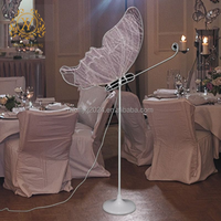 Support lumineux en métal en forme d'ailes de papillon rose pour allée, décoration de scène de mariage et d'événements
