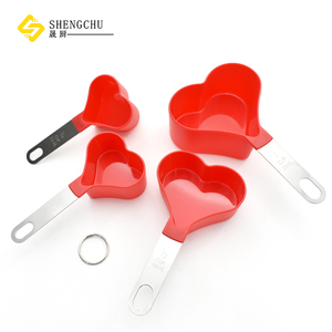 Ensemble de 4 ustensiles de cuisson, manche en acier inoxydable et tasses à mesurer en plastique en <span class=keywords><strong>forme</strong></span> de cœur pour la pâtisserie - Product Image 3