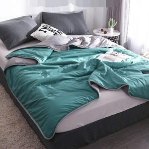 Lit d'été en polyester super doux basse quantité minimale de commande Couverture de jet de refroidissement doubie face avec logo imprimé personnalisé - Product Image 1