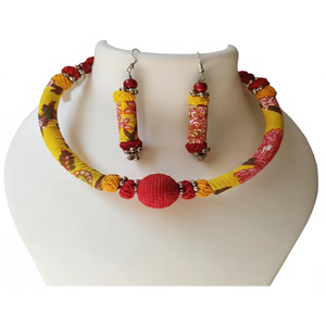 Collar de Perlas con Cuentas de Tela de Algodón Hecho a Mano en Amulyan Overseas para Mujeres Amantes del Estilo Vintage, Joyería Étnica para Bodas - Product Image 1