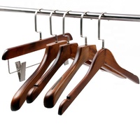 Cintres en bois massif à épaules larges antidérapants avec logo personnalisé pour costumes, manteaux et vêtements pour hommes – Marron, Noir, Blanc
