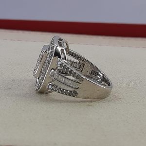 Bague de fiançailles géométrique Jewelspaark en argent sterling 925 avec diamant rond brillant de 0,85 carat et sertissage pavé pour femme - Product Image 4