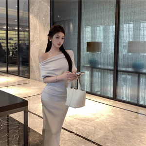 Asymmetrical Neckline Off The Shoulder Fitted Sheath Dress Natural Waist Solid Color Elegant Evening Dress - Product Image 2