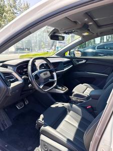 <span class=keywords><strong>Audi</strong></span> Q4 E-tron 40 SUV électrique d'occasion 2024, longue autonomie, version premium, prêt à l'exportation, blanc sur noir - Product Image 6