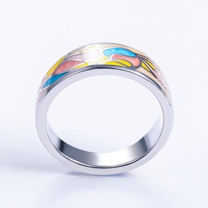 แหวนเคลือบเงาลายนามธรรมทันสมัยสำหรับผู้หญิงจากซันสตาร์ ประดับด้วยเพทายและเคลือบโรเดียม เหมาะสำหรับงานหมั้นและงานแต่งงาน - Product Image 4