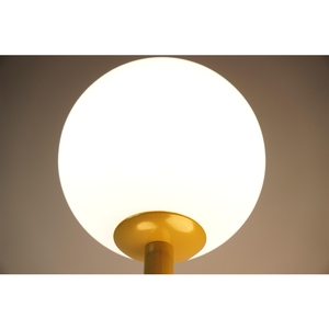 Lampe sur pied à trois têtes d'Amazons, avec une <span class=keywords><strong>boule</strong></span> en verre blanc laiteux <span class=keywords><strong>doré</strong></span> moderne et simple, avec une ampoule G9 à intensité variable, un style nord-américain - Product Image 4