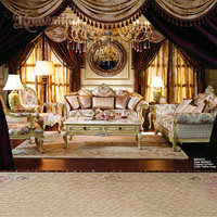 Ensemble de canapés de salon classiques français de luxe, en bois massif sculpté à la main, avec chaises et table rembourrées, style palais européen