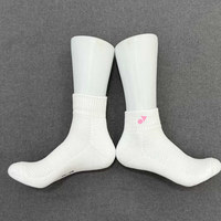 Calcetines de Bádminton Unisex de Alta Calidad ODM 2026, Calcetines de Media Pierna Tejidos con Logotipo Personalizado, Bordado Jacquard y Compresión