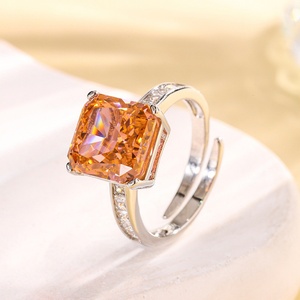 เครื่องประดับแฟชั่น แหวนทองแดงรักษ์โลก ทรงเจ้าหญิง ขนาด 10*10 มม. ประดับเพชรซิคอนสีแดงทรงเรขาคณิตสี่เหลี่ยม ดีไซน์ปรับขนาดได้สำหรับผู้หญิง - Product Image 4