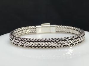 Elegante pulsera de cadena plana de 8.50 mm en plata maciza 925 elaborada por artesanos balineses con cierre de caja duradero y elegante. - Product Image 2