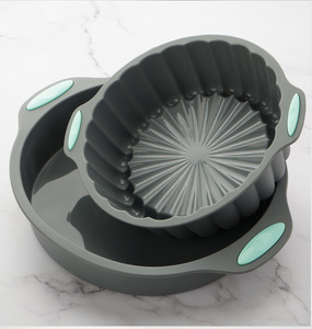 Ensemble de moules à gâteau en silicone gris de qualité supérieure, antiadhésifs, flexibles et résistants aux hautes températures, pour la cuisson professionnelle de pains et de gâteaux. - Product Image 1