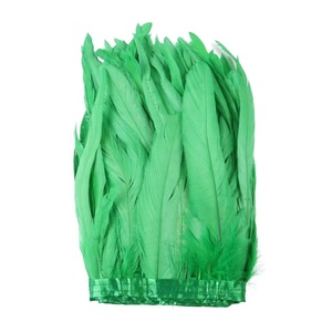 Trang phục lễ hội Coque họa tiết nhuộm màu 25-30cm (10-12 inch) với viền lông vũ Plumas De Gallos - Product Image 2