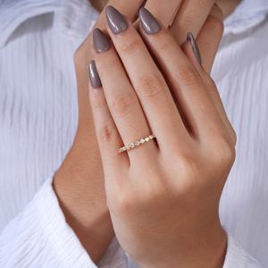 Magnifique bague éternité en or 14 carats avec moissanite à griffes partagées pour femme, incroyable imitation de diamant taille ronde, cadeau pour elle - Product Image 5