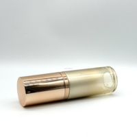Offre Spéciale de luxe Golden Stairs Pompe et couvercle 35ml Fond de teint Golden Gradient Bouteille en verre