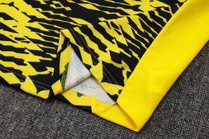 Оптовые футбольные куртки и спортивные костюмы из Таиланда: теплые, с длинными рукавами, для зимы, для улицы, комфортные, модные - Product Image 4