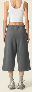 Shorts en molleton gris uni pour femme, taille mi-haute, avec cordon de serrage, coupe décontractée ample, en coton tricoté respirant, style streetwear, écoresponsable - Product Image 4